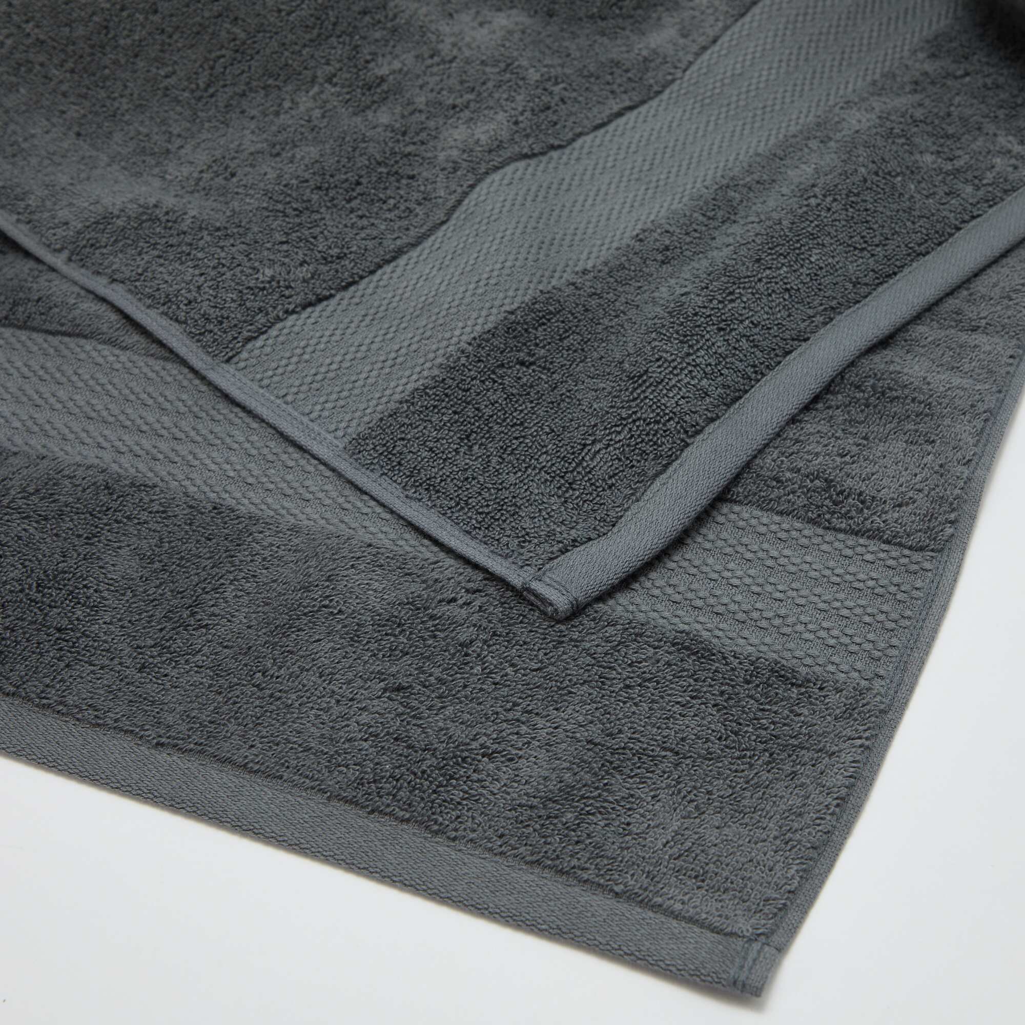 Bath towel (90x150 cm) - Kiabi Home GREY - Image 3
